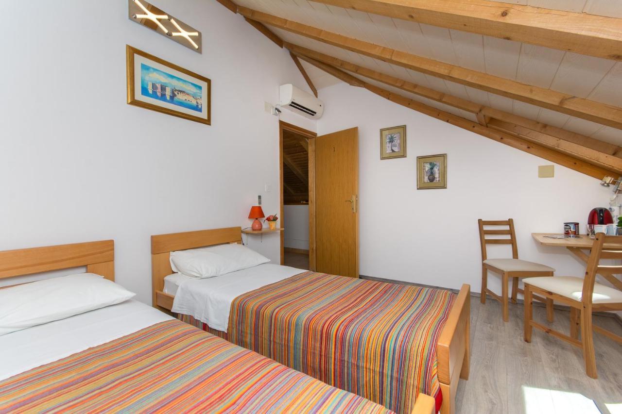 Tomato Old Town Entrance Guest house 3*