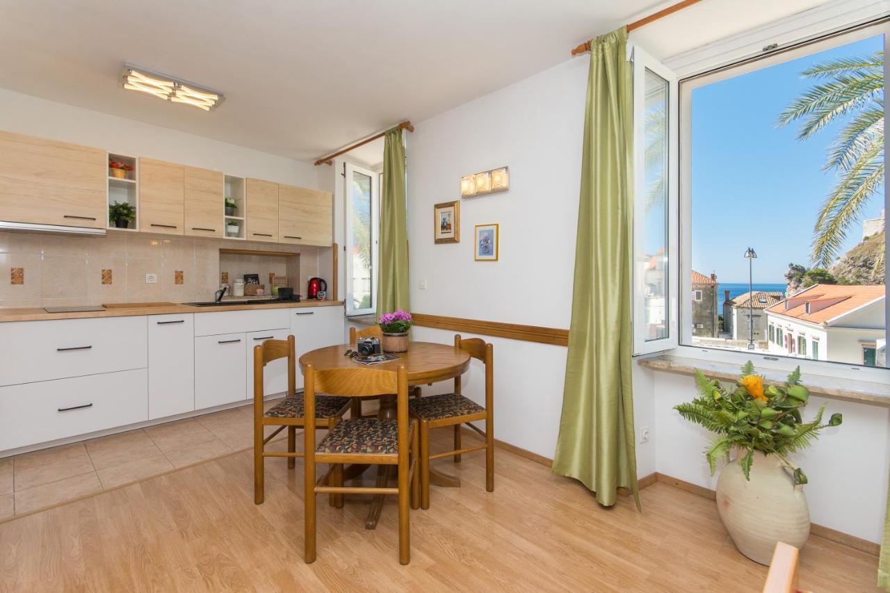 Tomato Old Town Entrance Guest house 3*
